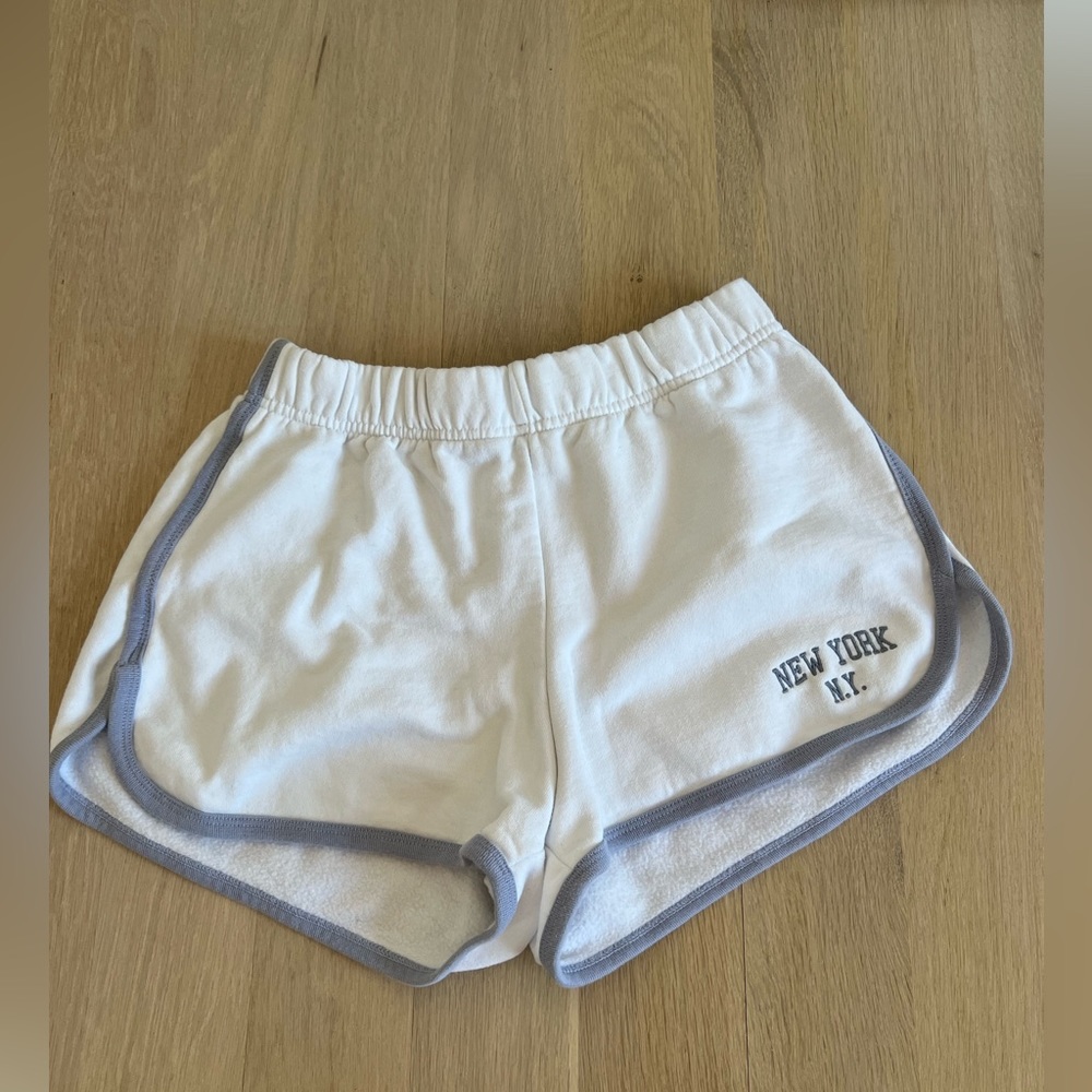 Brandy Melville shorts !